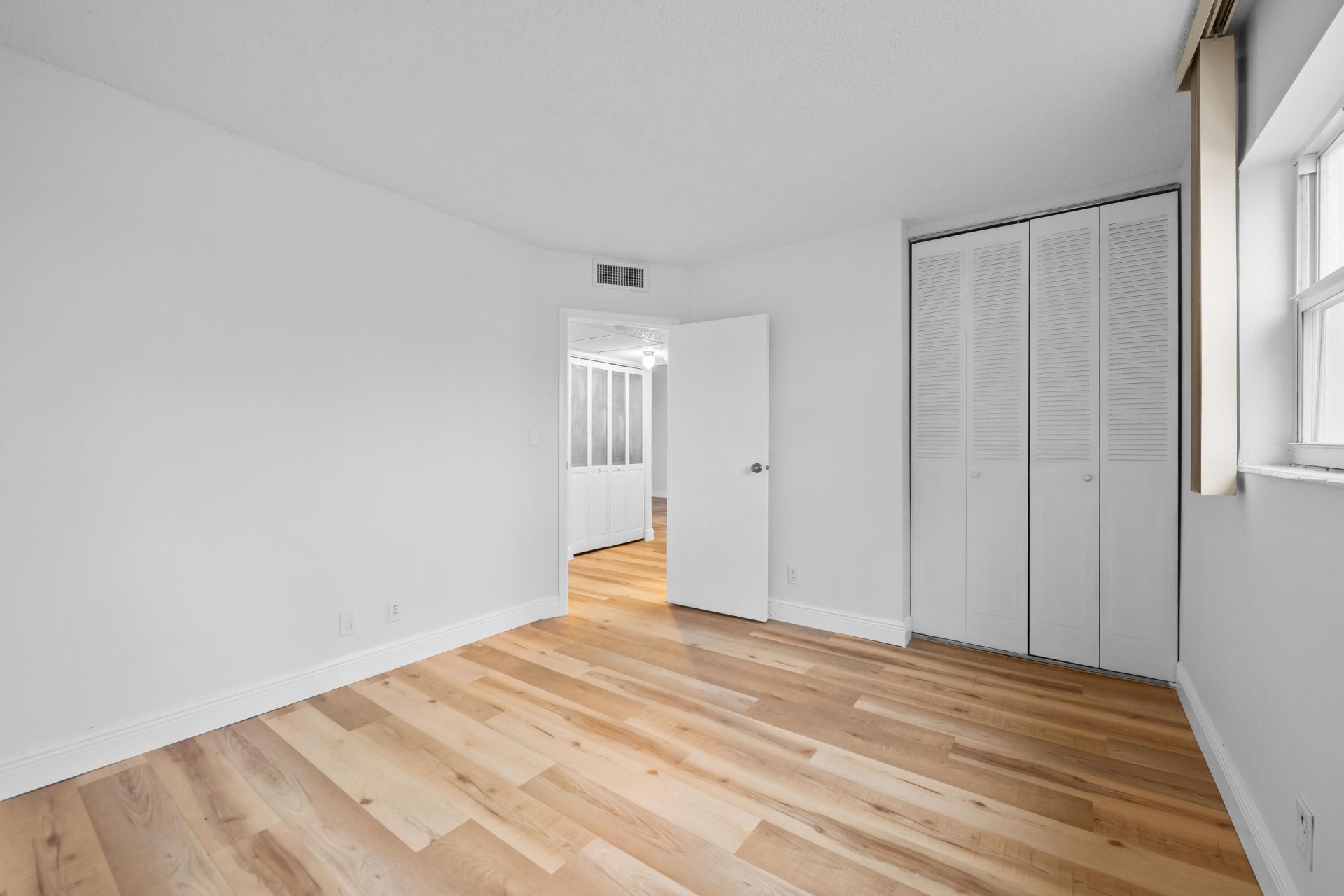 3401 NW 47th Avenue, Unit 401, Lauderdale Lakes, FL 33319 Photo