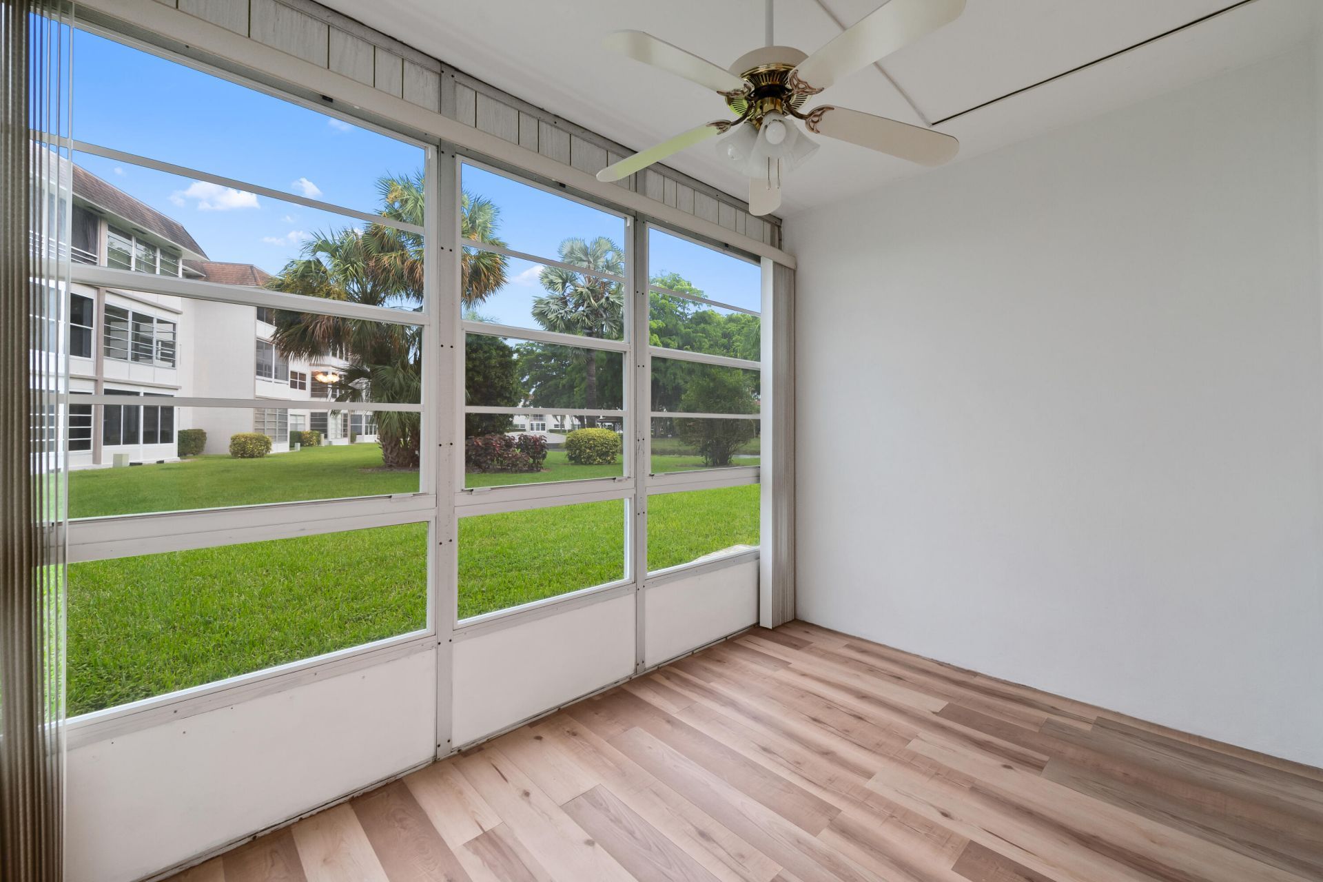 3401 NW 47th Avenue, Unit 401, Lauderdale Lakes, FL 33319 Photo