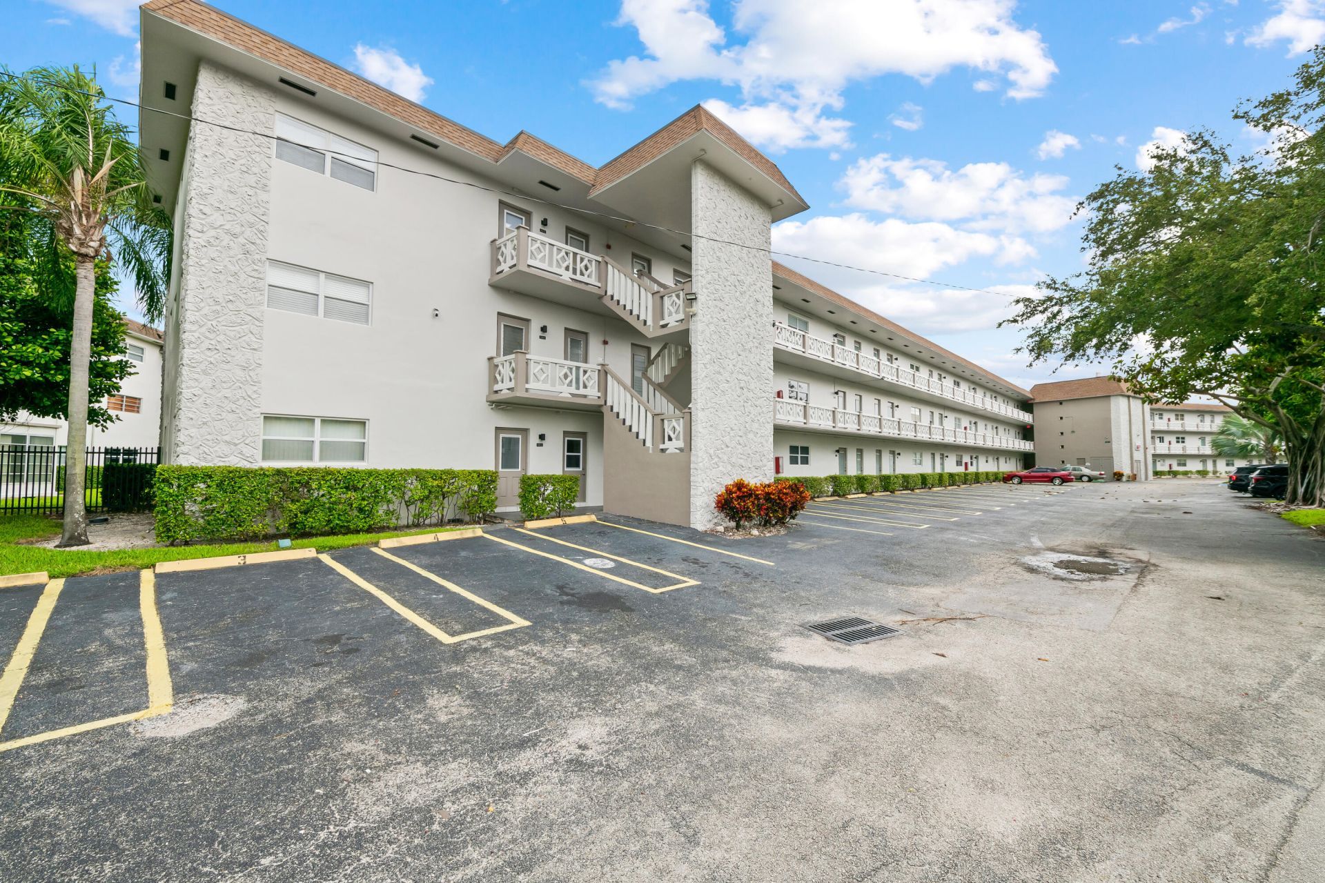 3401 NW 47th Avenue, Unit 401, Lauderdale Lakes, FL 33319 Photo