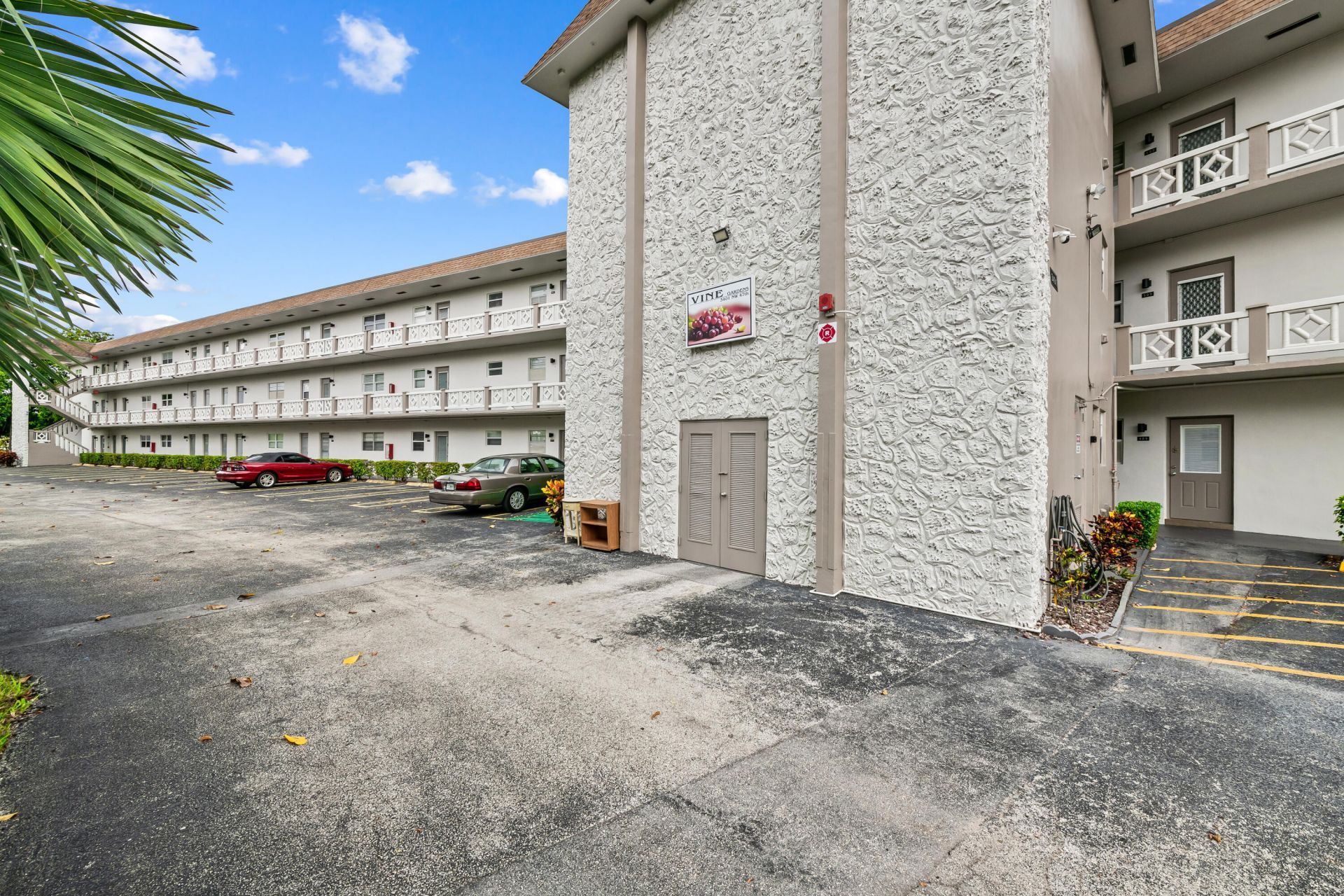 3401 NW 47th Avenue, Unit 401, Lauderdale Lakes, FL 33319 Photo