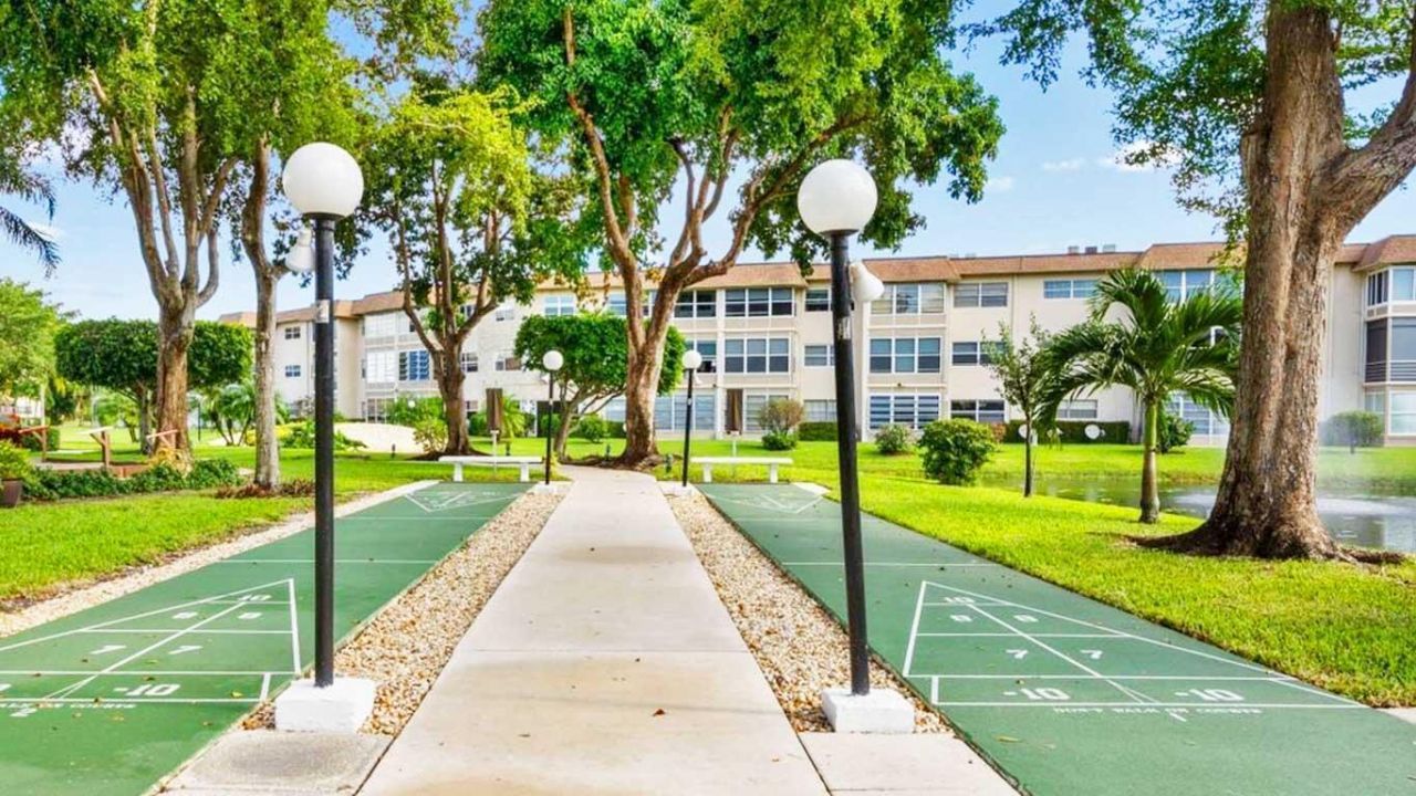 3401 NW 47th Avenue, Unit 401, Lauderdale Lakes, FL 33319 Photo