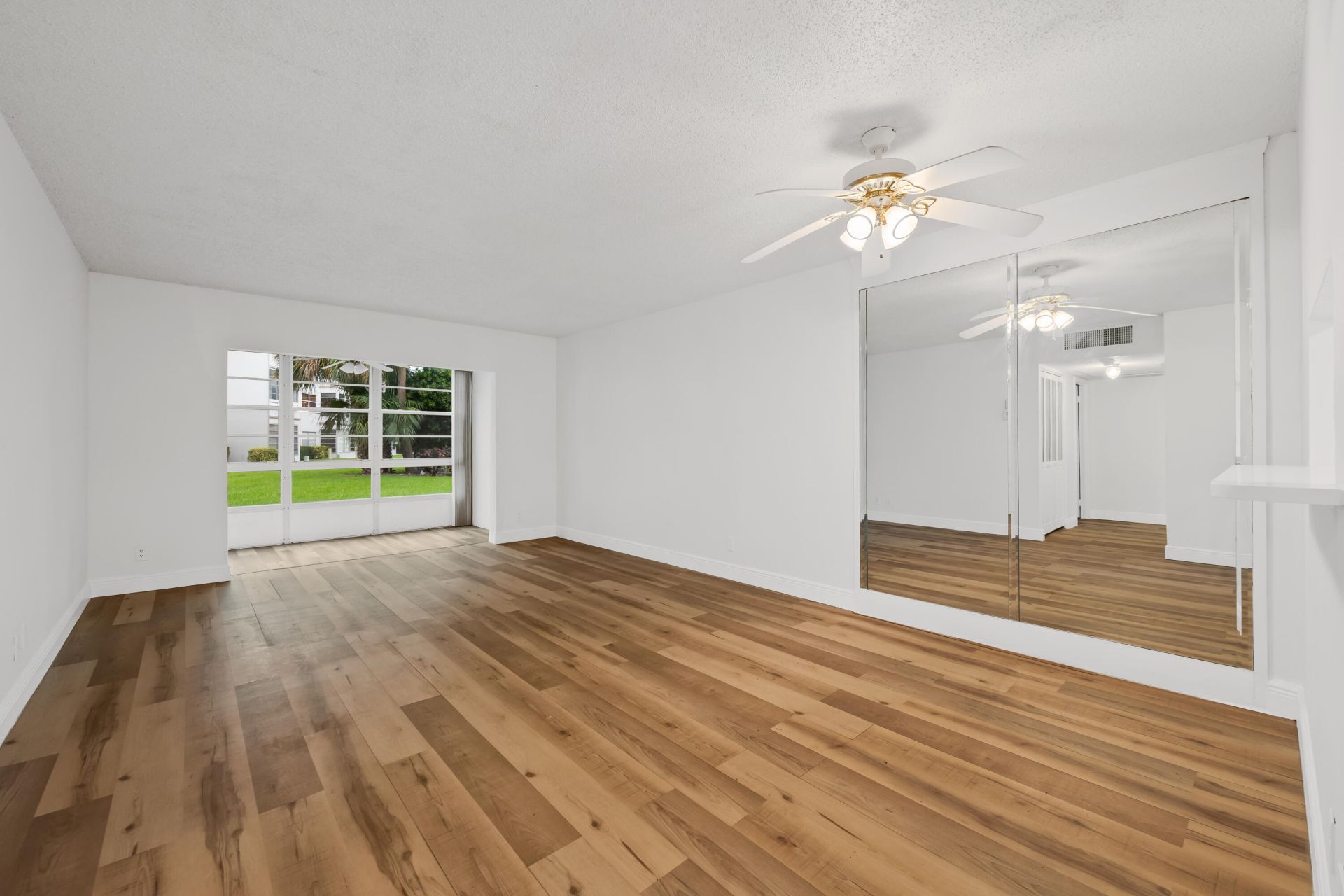 3401 NW 47th Avenue, Unit 401, Lauderdale Lakes, FL 33319 Photo
