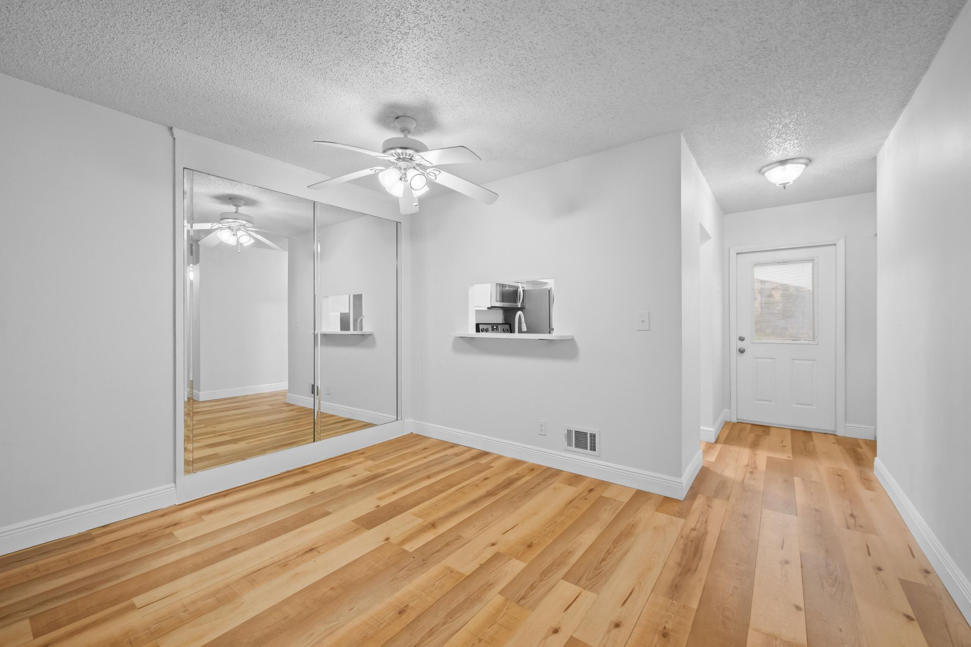 3401 NW 47th Avenue, Unit 401, Lauderdale Lakes, FL 33319 Photo