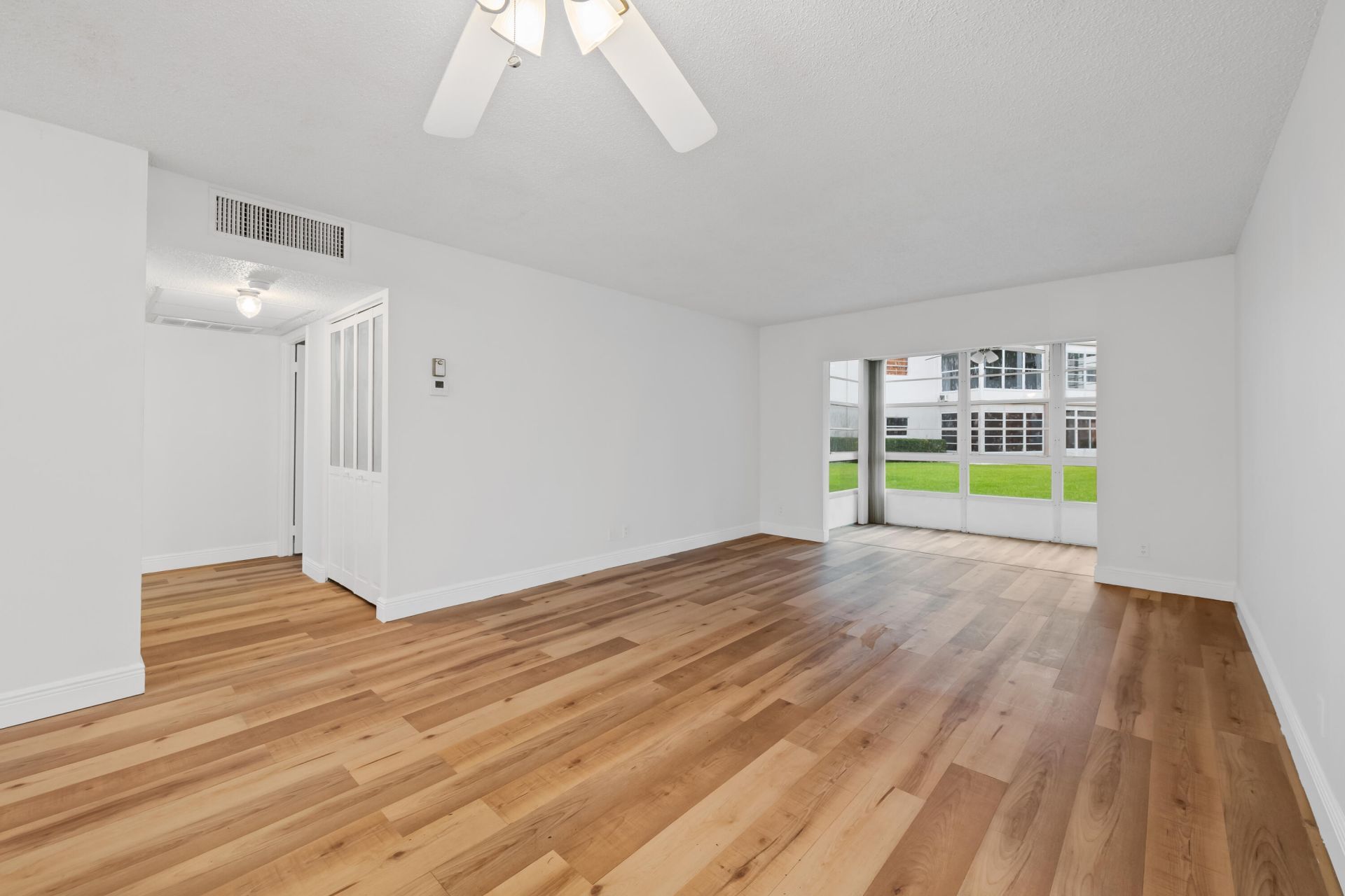 3401 NW 47th Avenue, Unit 401, Lauderdale Lakes, FL 33319 Photo