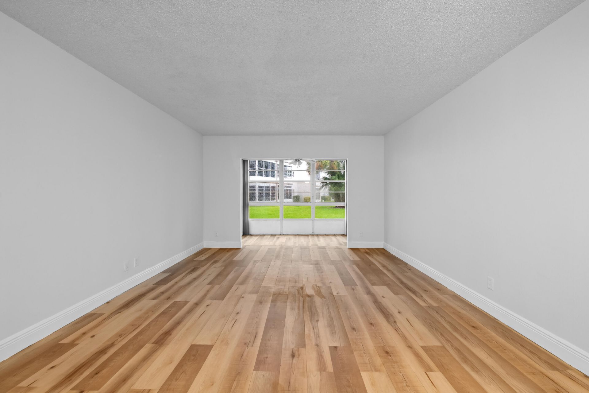 3401 NW 47th Avenue, Unit 401, Lauderdale Lakes, FL 33319 Photo