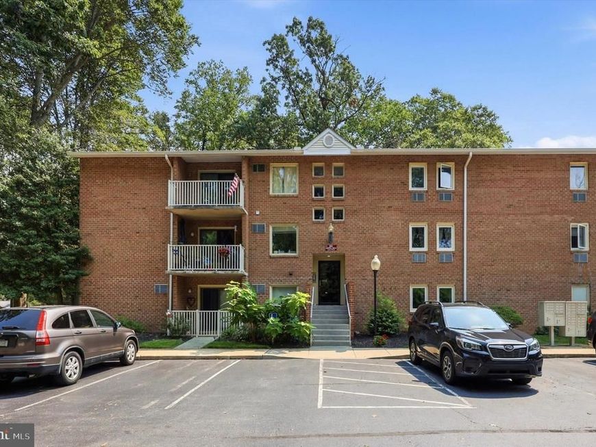 100 Campbell Circle, Unit D-33, Downingtown, PA 19335 Main Photo