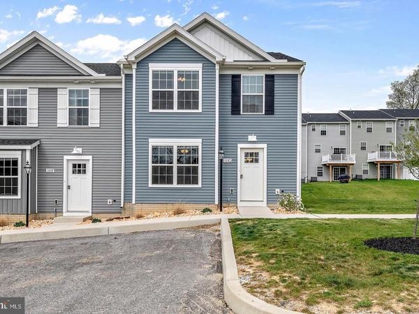 157 SPANGLERS MILL RD, Unit 201, NEW CUMBERLAND, PA 17070