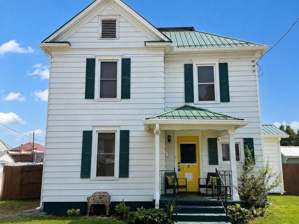 125 S Marion AVE , Covington, VA 24426