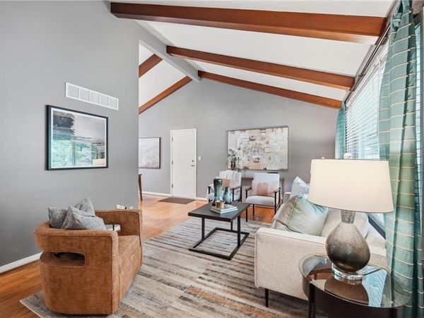8133 W 93rd Street, Overland Park, KS 66212