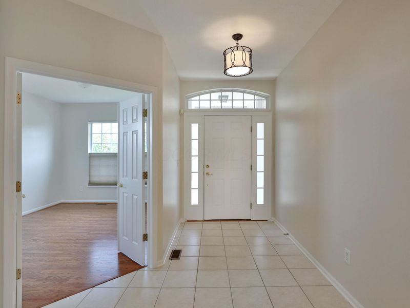 5037 Barkstone Drive, Grove City, OH 43123 Photo 3