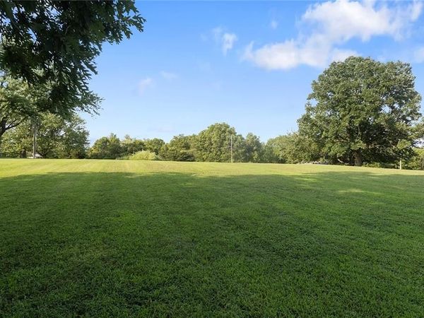 NW Porter Road, Parkville, MO 64152