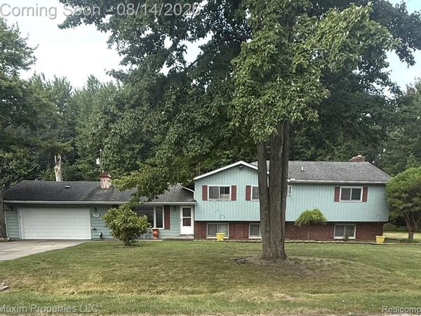 2595 Evergreen Lane, Port Huron, Mi 48060