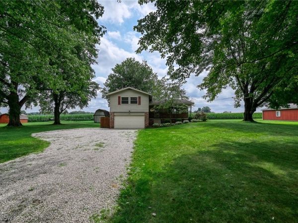 496 Howe Road, Kent, OH 44240