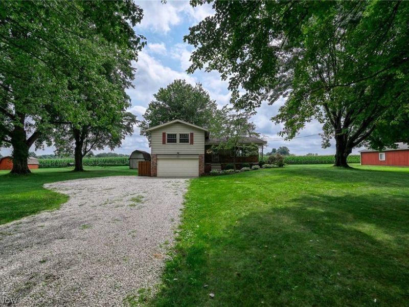 496 Howe Road, Kent, OH 44240 Photo 1
