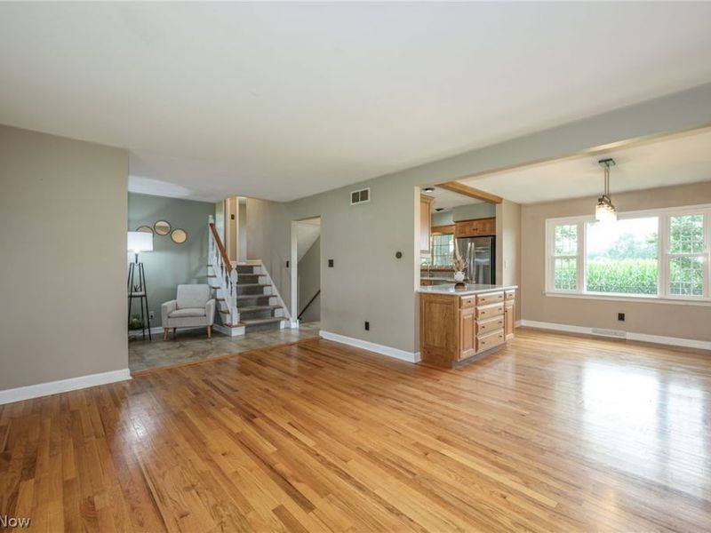496 Howe Road, Kent, OH 44240 Photo 6