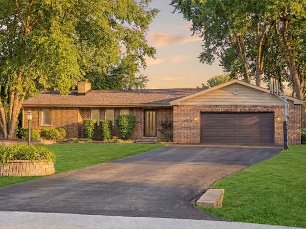 28 S Cherry Drive , Oswego, IL 60543