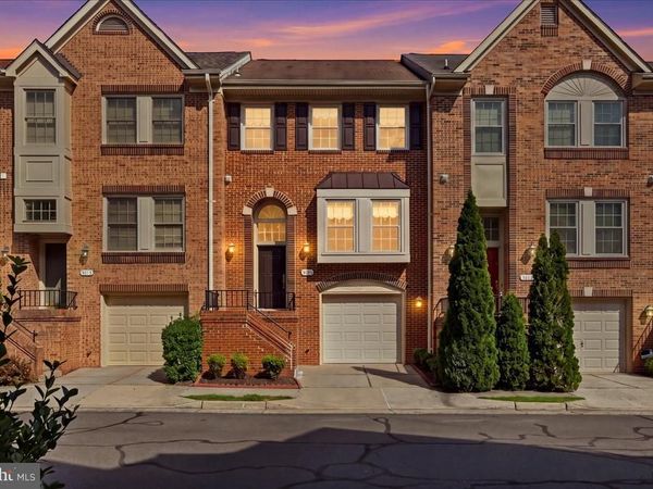 8015 MERRY OAKS COURT, VIENNA, VA 22182