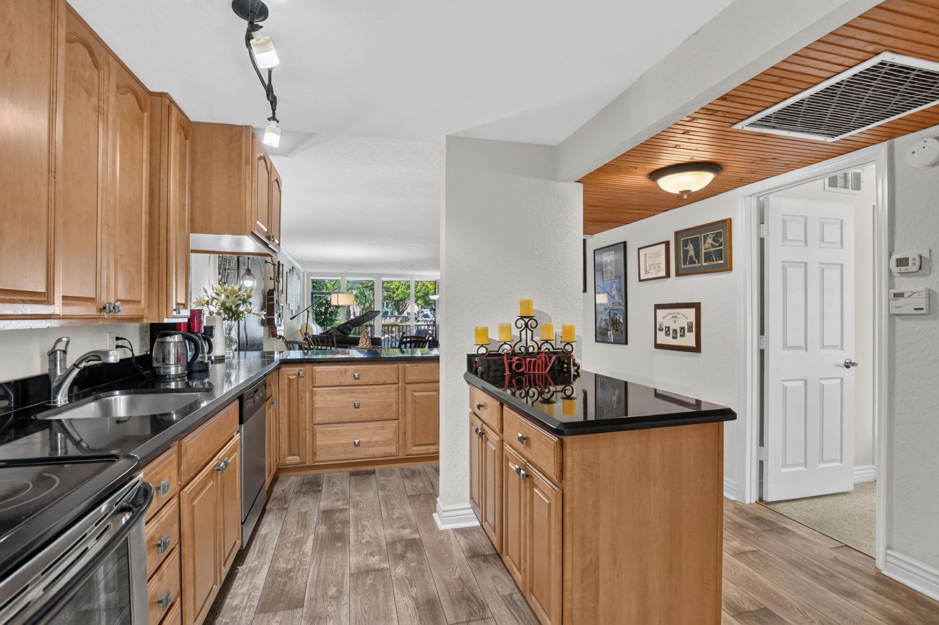 3 Royal Palm Way, Unit 102, Boca Raton, FL 33432 Photo