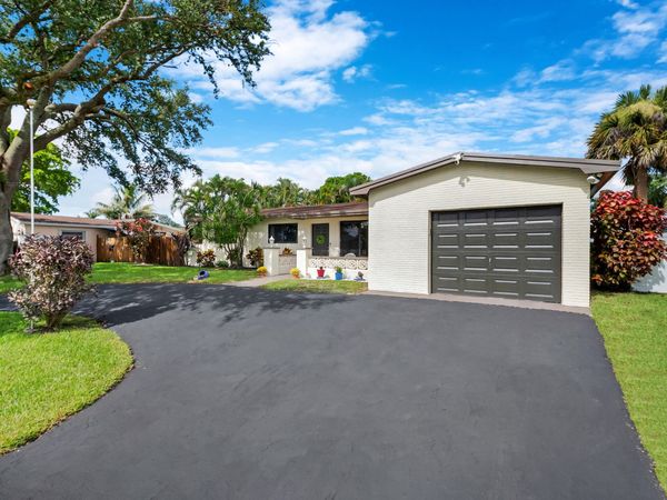 510 NW 93rd Terrace, Pembroke Pines, FL 33024