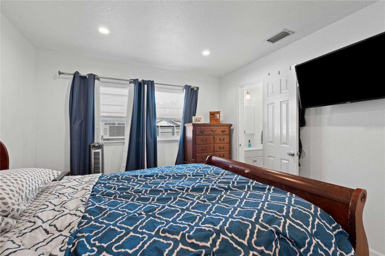1056 Cr 463 , Lake Panasoffkee, FL 33538 Photo