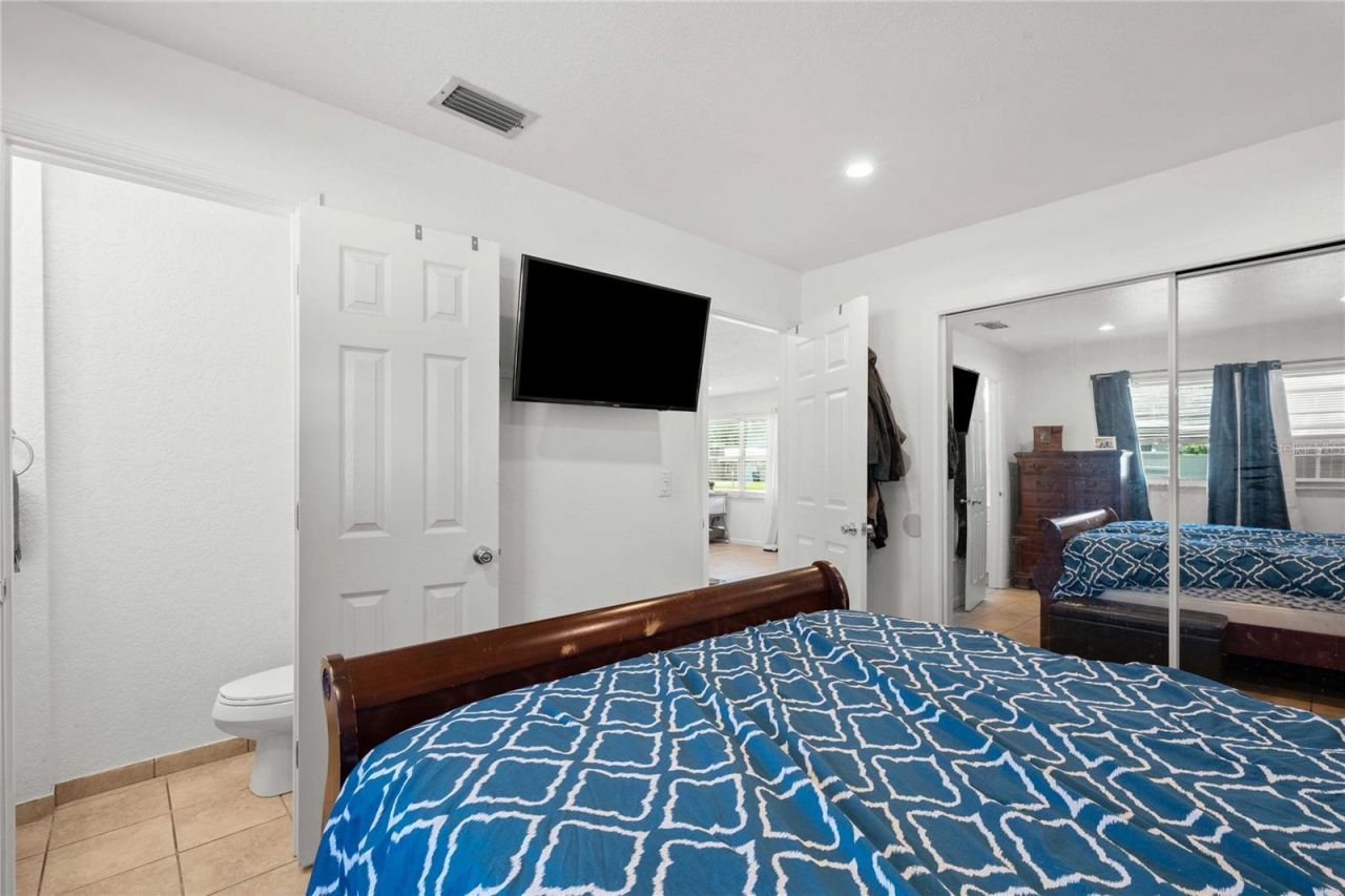 1056 Cr 463 , Lake Panasoffkee, FL 33538 Photo