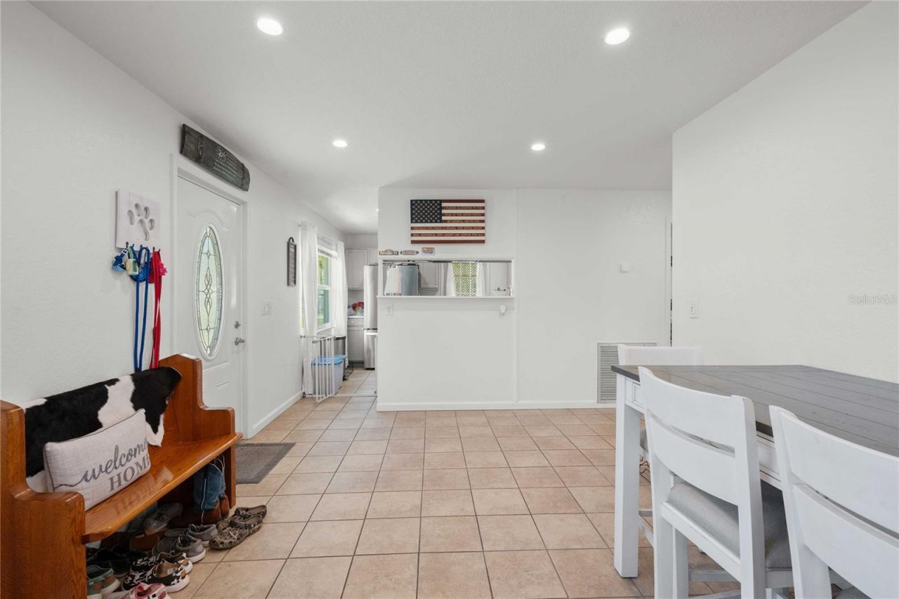 1056 Cr 463 , Lake Panasoffkee, FL 33538 Photo