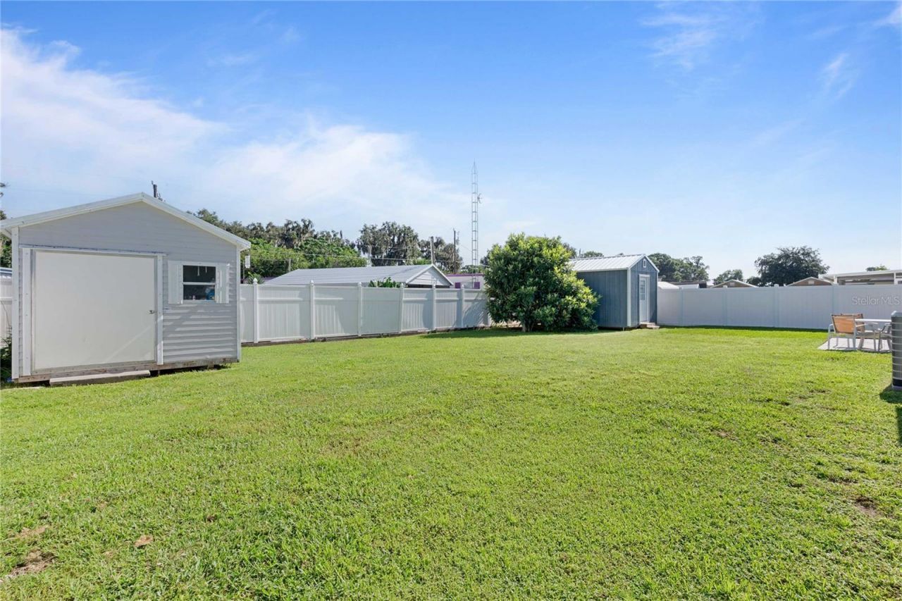 1056 Cr 463 , Lake Panasoffkee, FL 33538 Photo