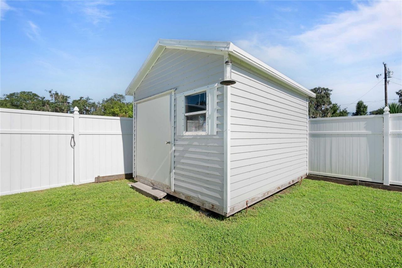 1056 Cr 463 , Lake Panasoffkee, FL 33538 Photo
