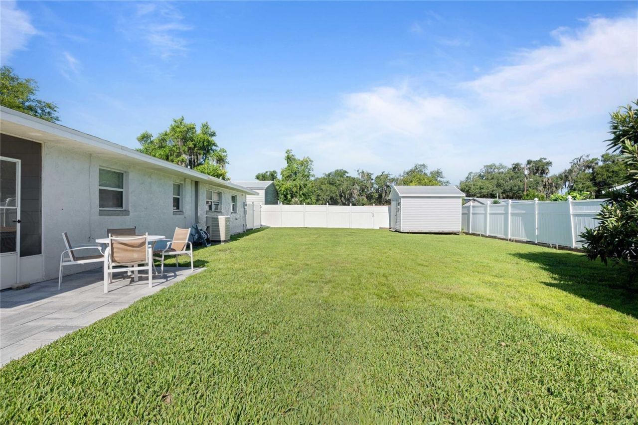 1056 Cr 463 , Lake Panasoffkee, FL 33538 Photo