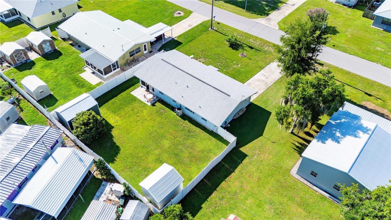1056 Cr 463 , Lake Panasoffkee, FL 33538 Photo