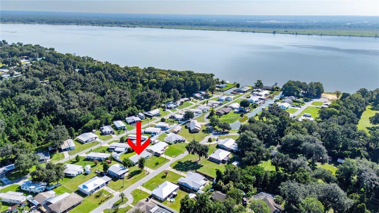 1056 Cr 463 , Lake Panasoffkee, FL 33538 Photo