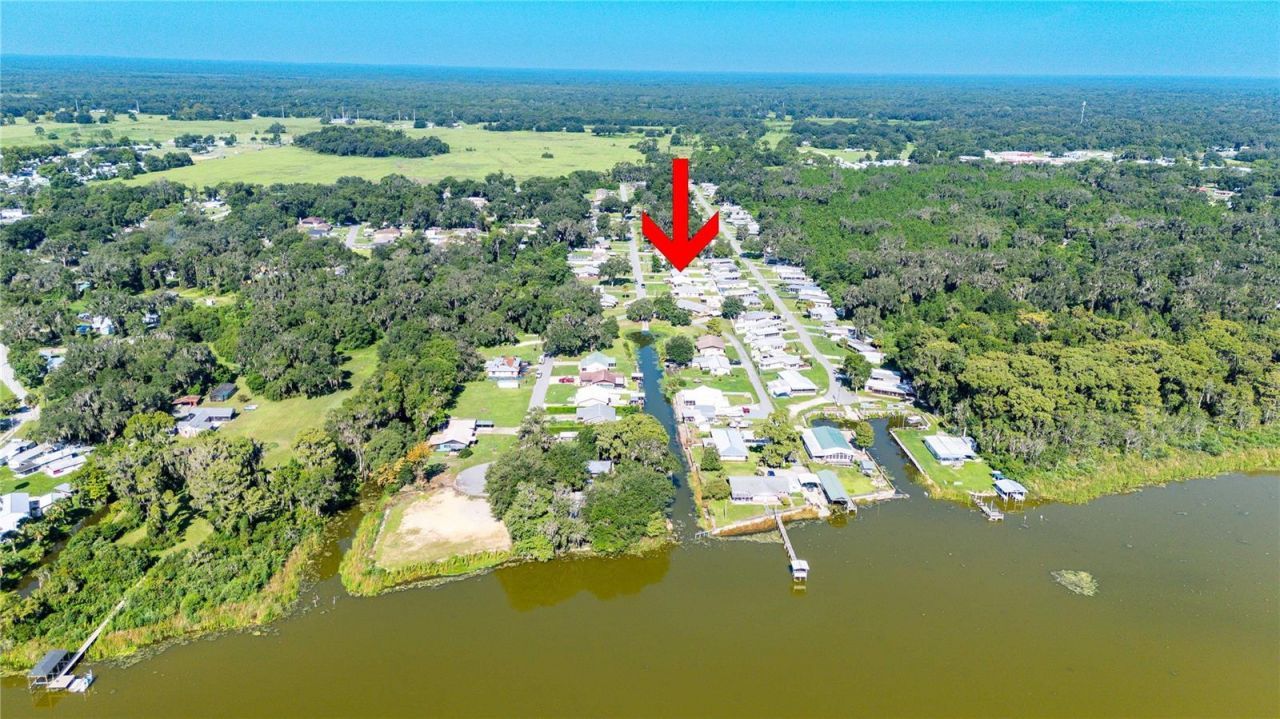 1056 Cr 463 , Lake Panasoffkee, FL 33538 Photo