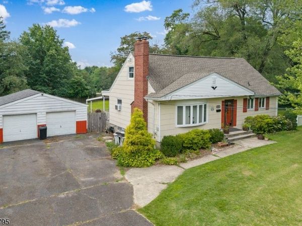 752 Park Ave, Middletown, NJ 07718