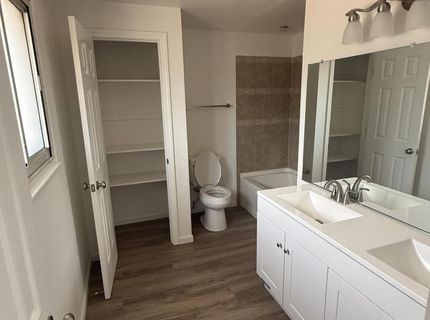 580 E Huffaker Lane, Reno, NV 89511 Photo
