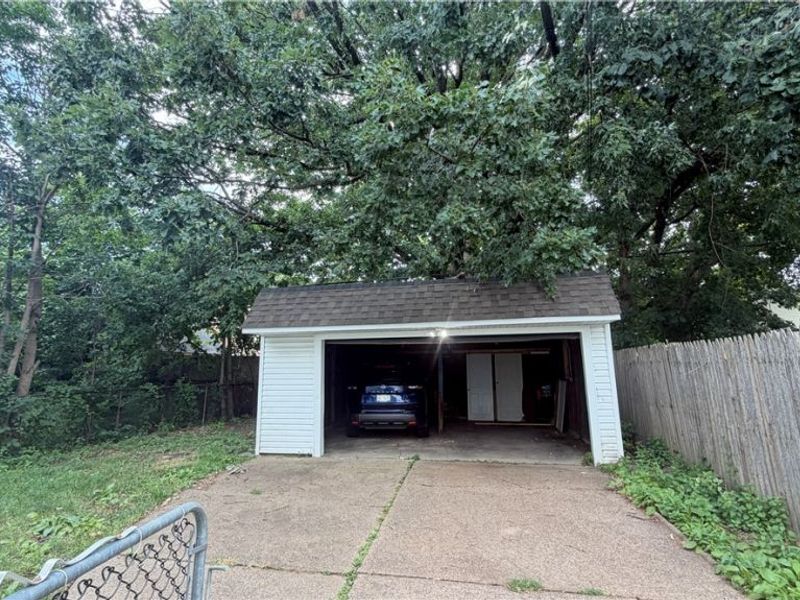 2193 W 104th Street, Cleveland, OH 44102 Photo 14