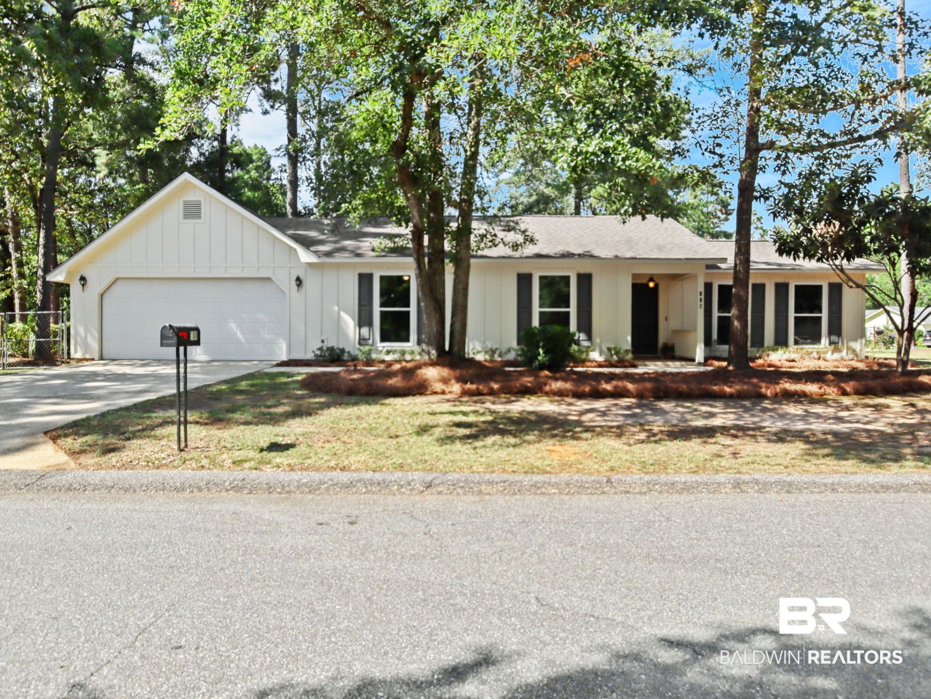 100 Beechwood Cir, Daphne, AL 36526 Main Photo