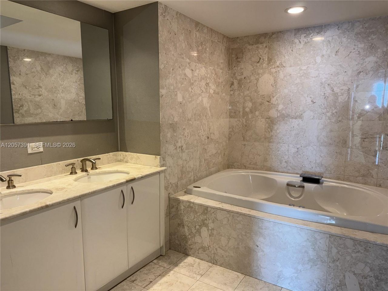 1331 Brickell Bay Dr , Unit 2801, Miami, FL 33131 Photo