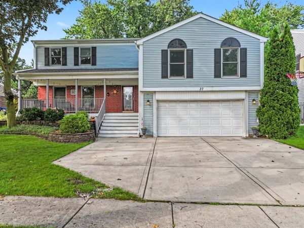 37 Yardley Lane , Schaumburg, IL 60194