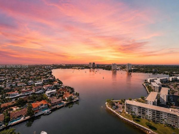1000 Island Blvd , Unit 2911, Aventura, FL 33160