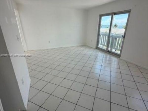 2001 Bay Dr , Unit 301, Miami Beach, FL 33141