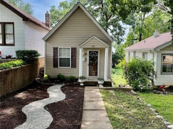 6516 W Park Avenue , St Louis, MO 63139