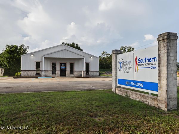 1601 W Central Avenue, Wiggins, MS 39577