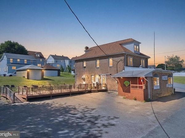 10 E LEHIGH STREET , SUMMIT HILL, PA 18250