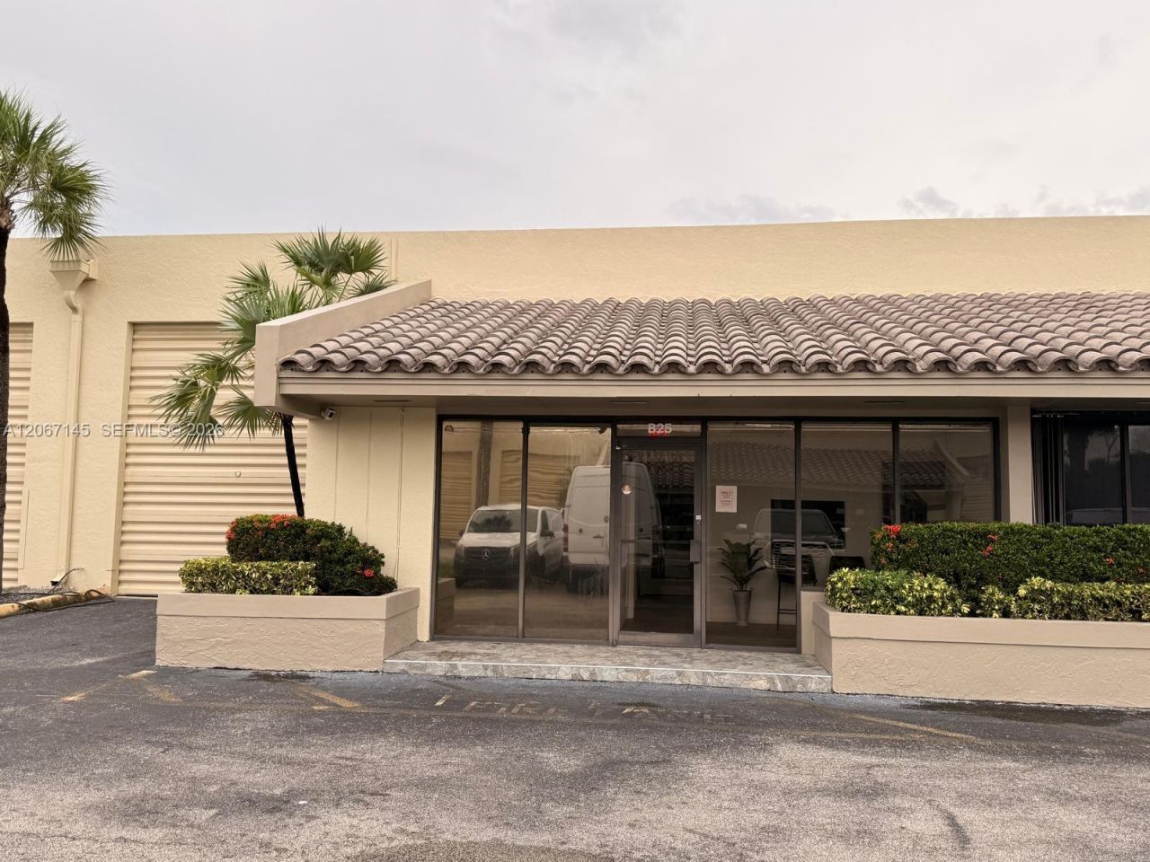 6065 NW 167th St , Unit B25, Hialeah, FL 33015 Photo