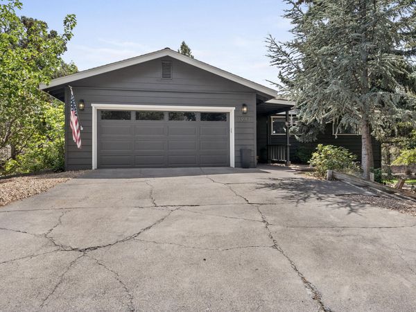 1941 NE Desert Court, Bend, OR 97701