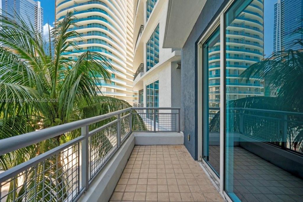 60 SW 13th St , Unit 1402, Miami, FL 33130 Photo