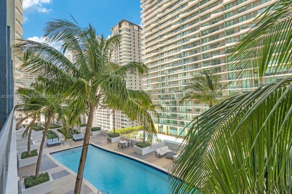 60 SW 13th St , Unit 1402, Miami, FL 33130 Photo
