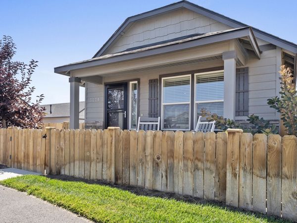 3230 NW 9th Street, Redmond, OR 97756