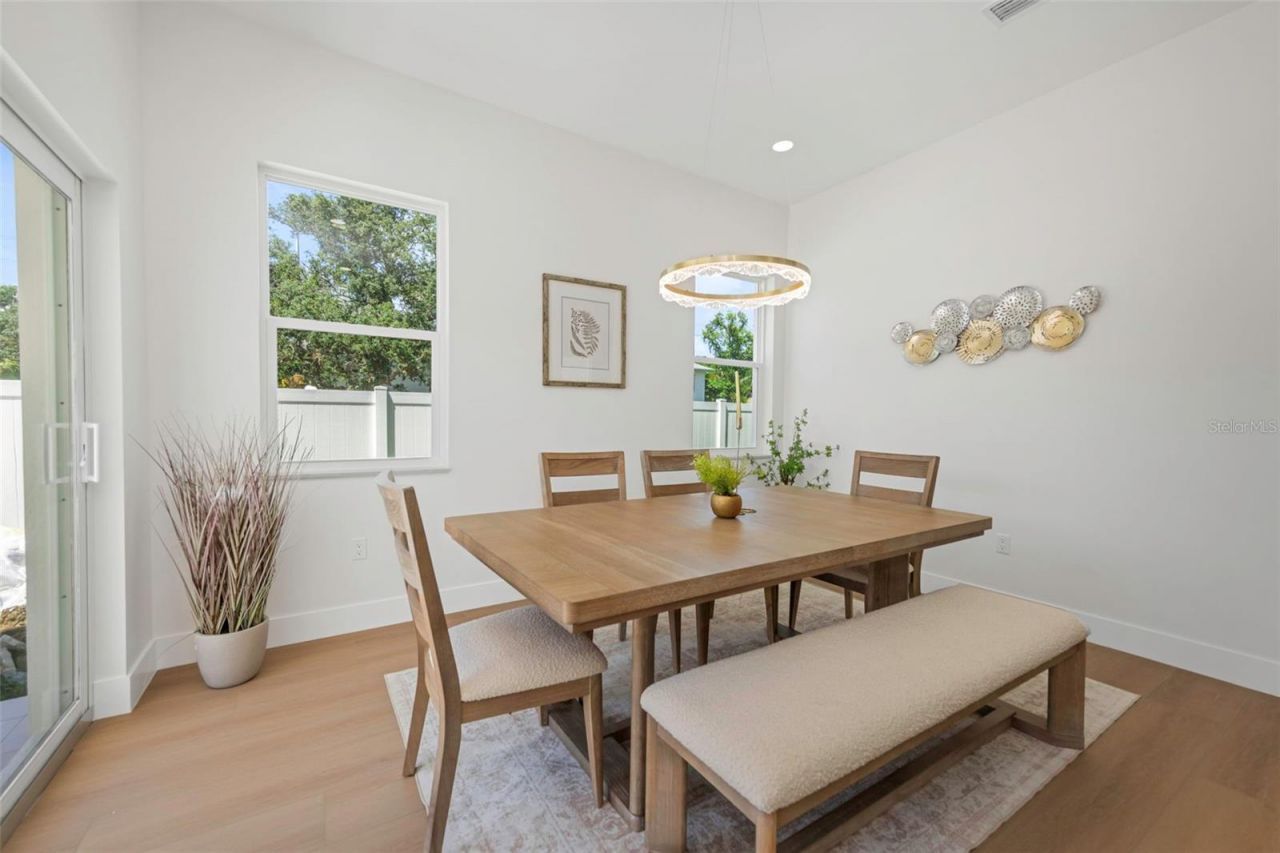 617 Folsom Street S, Saint Petersburg, FL 33707 Photo