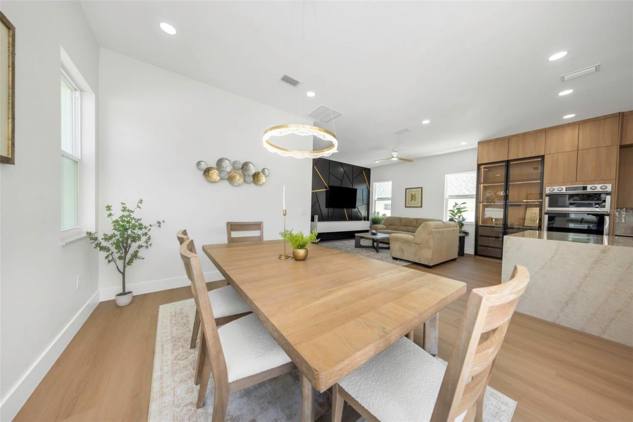 617 Folsom Street S, Saint Petersburg, FL 33707 Photo